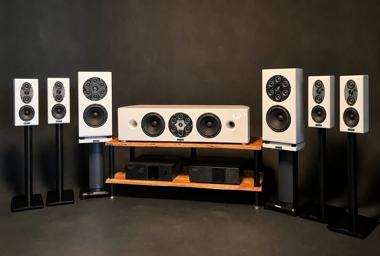 NEURON Acoustic Majestic M und R/T 5.0.2 Lautsprecher-Setup