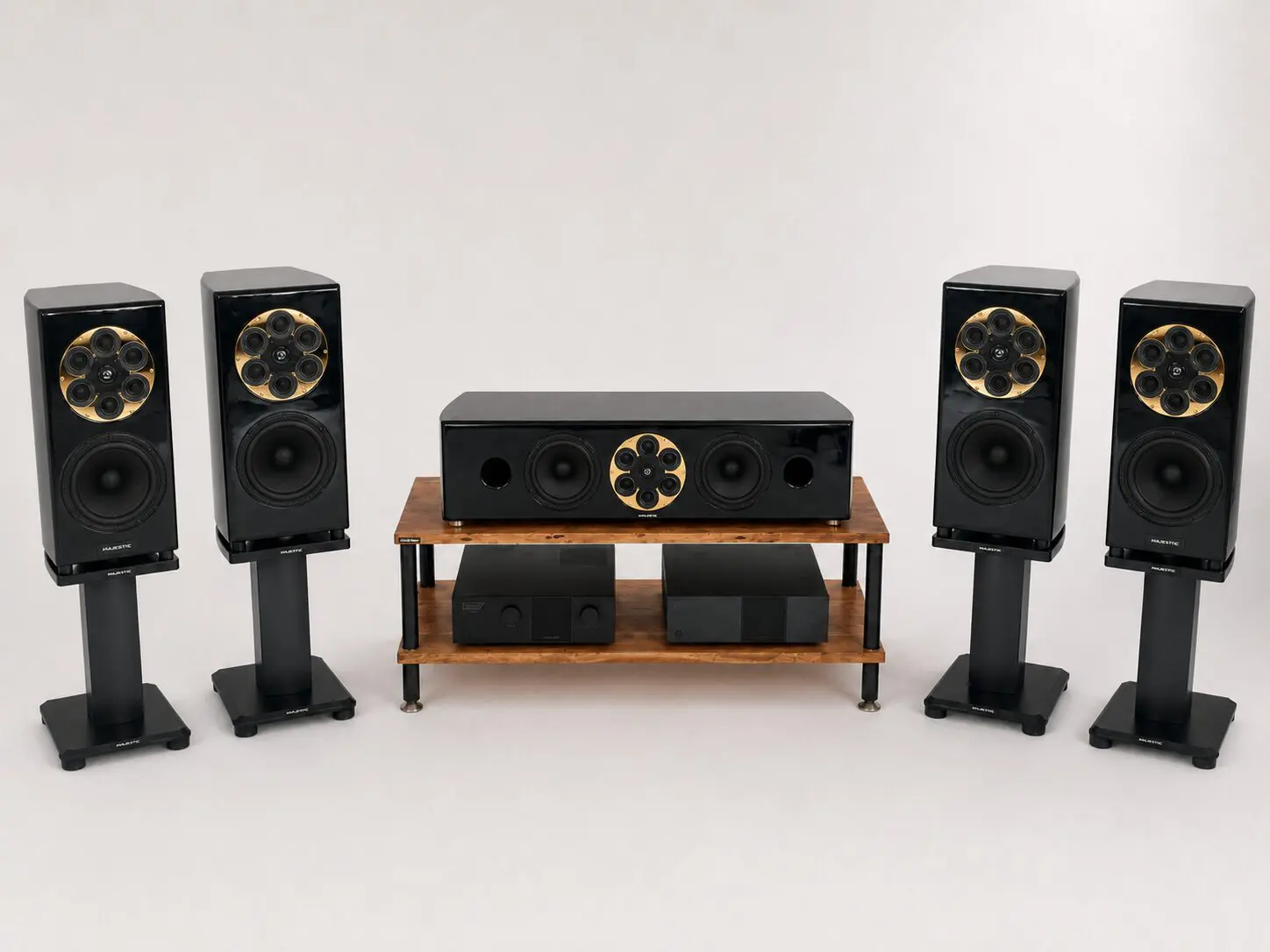 NEURON Acoustic Majestic M 5.0 Lautsprecher-Setup mit Center
